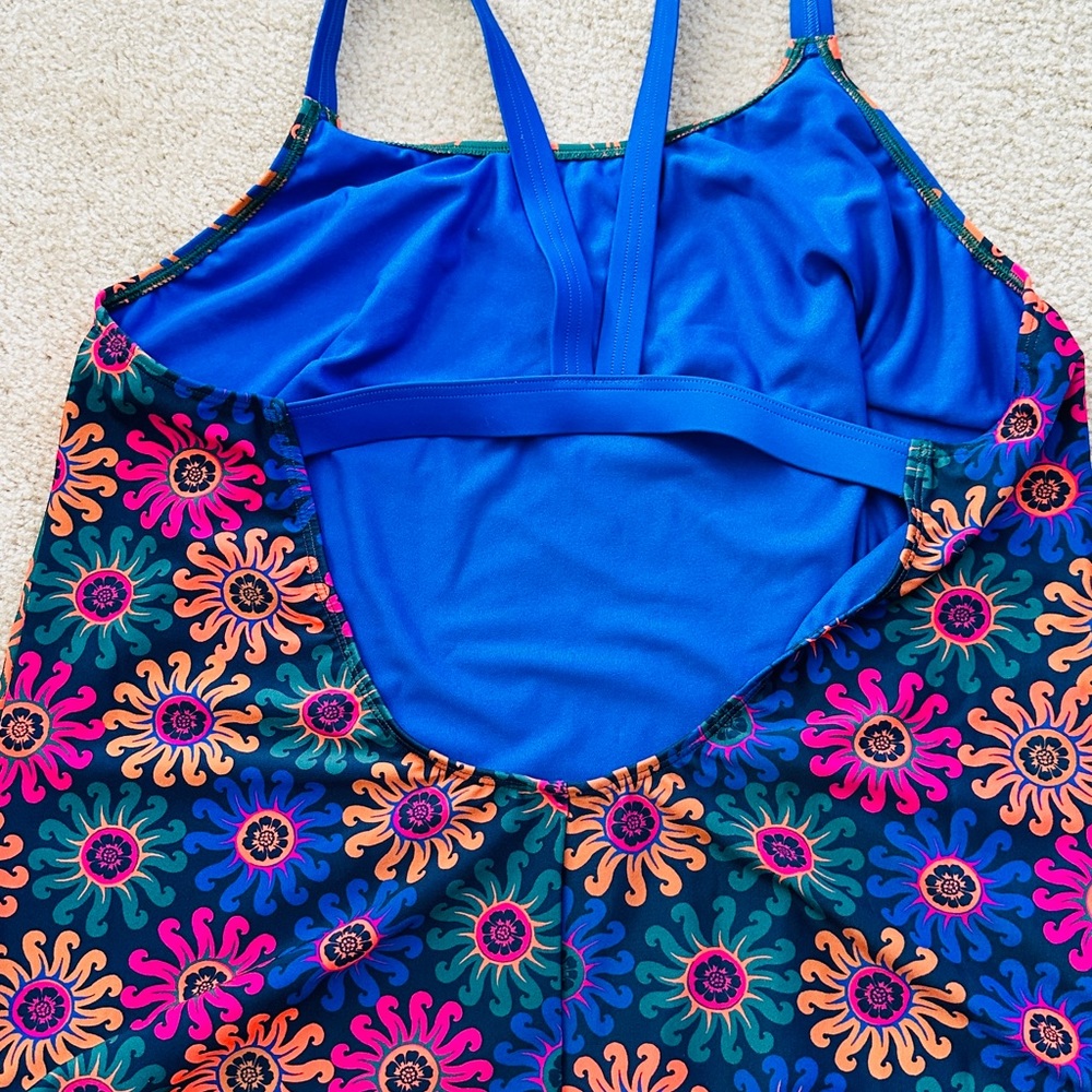Adidas One Piece Swimsuit - Picture 4 of 6
